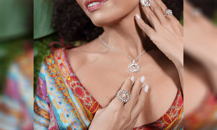 لباس های رنگارنگ و طرح دار