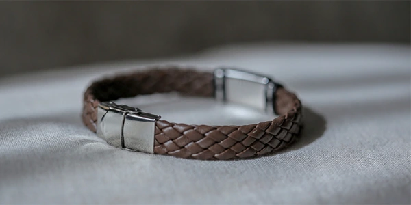 دستبند نقره با چرم